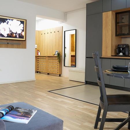 Sara - Stylish Apt With Balcony Near Piata Obor Bucarest Exterior foto