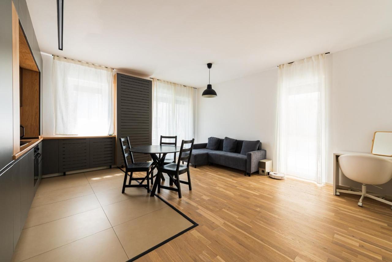 Sara - Stylish Apt With Balcony Near Piata Obor Bucarest Exterior foto